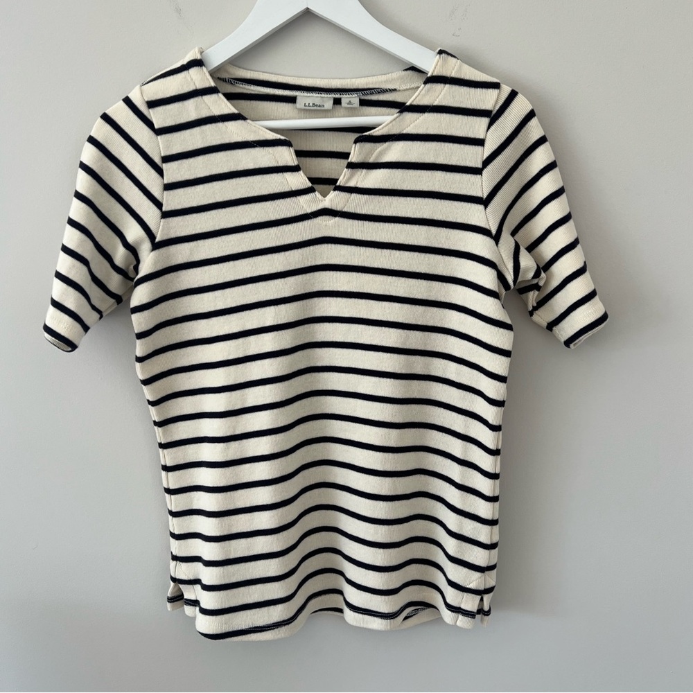 EUC L.L. Bean classic mariner short-sleeved, notch-collar top